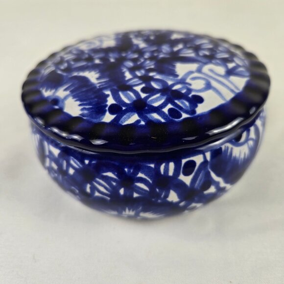 Blue White Trinket Box w/Lid Signed Castillo Hand Made in Mexico Glazed Pottery - Picture 3 of 12